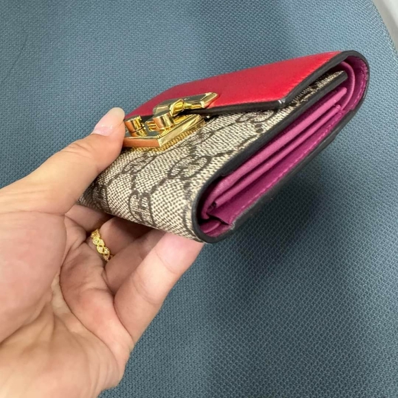 100% Authentic Gucci Padlock Leather Wallet - Picture 8 of 14